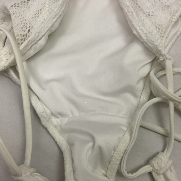 Victoria’s Secret Medium White Bikini Bottom - Picture 4 of 7
